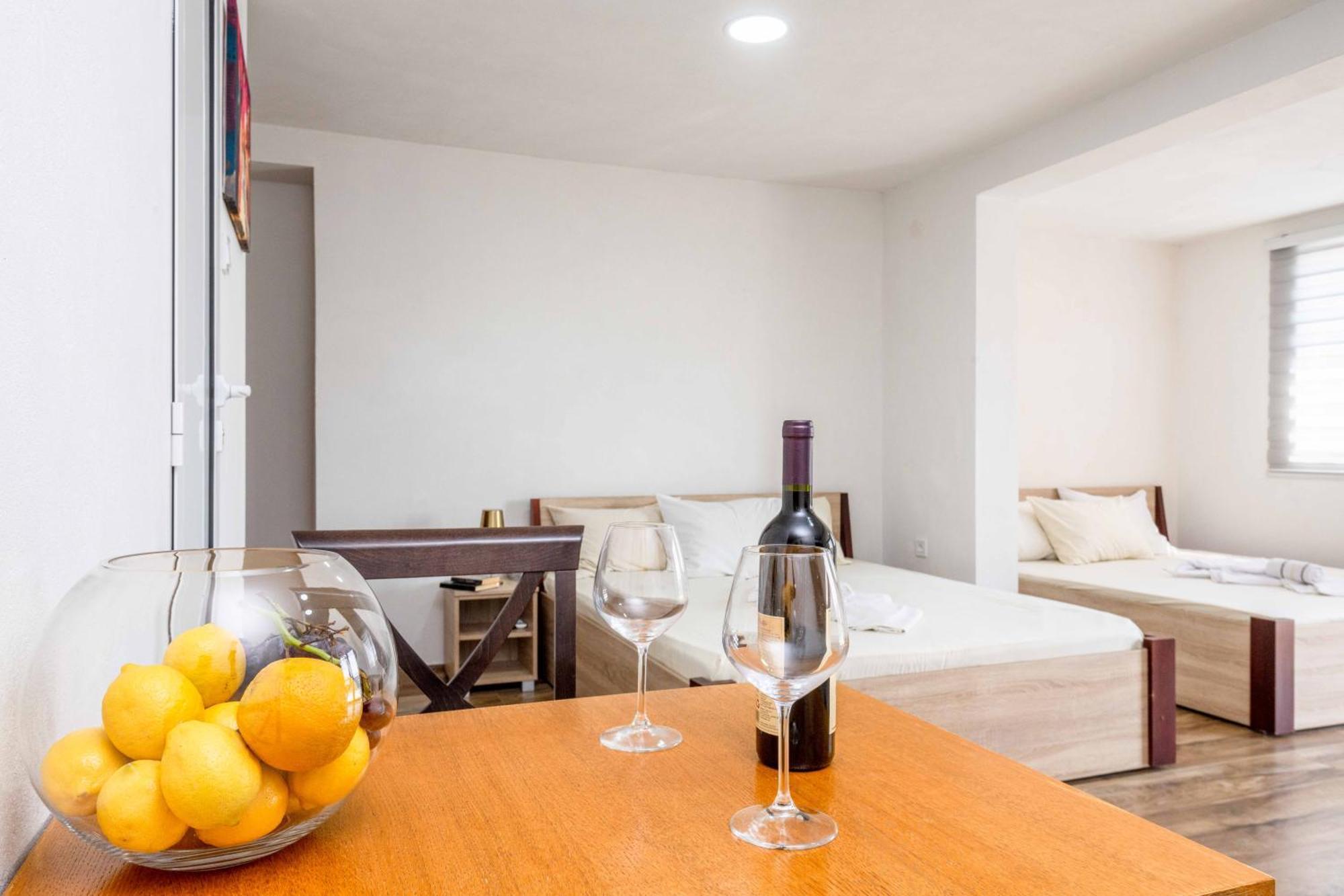 Sumice Inn Petrovac Buitenkant foto