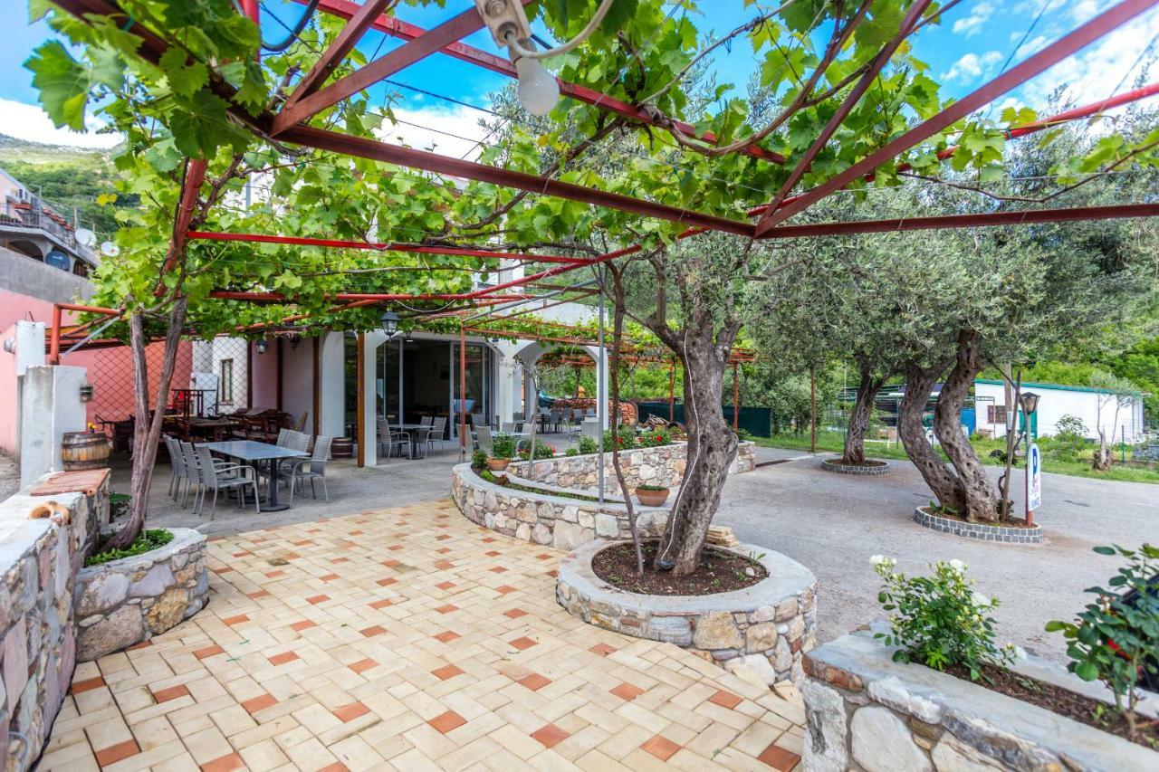 Sumice Inn Petrovac Buitenkant foto